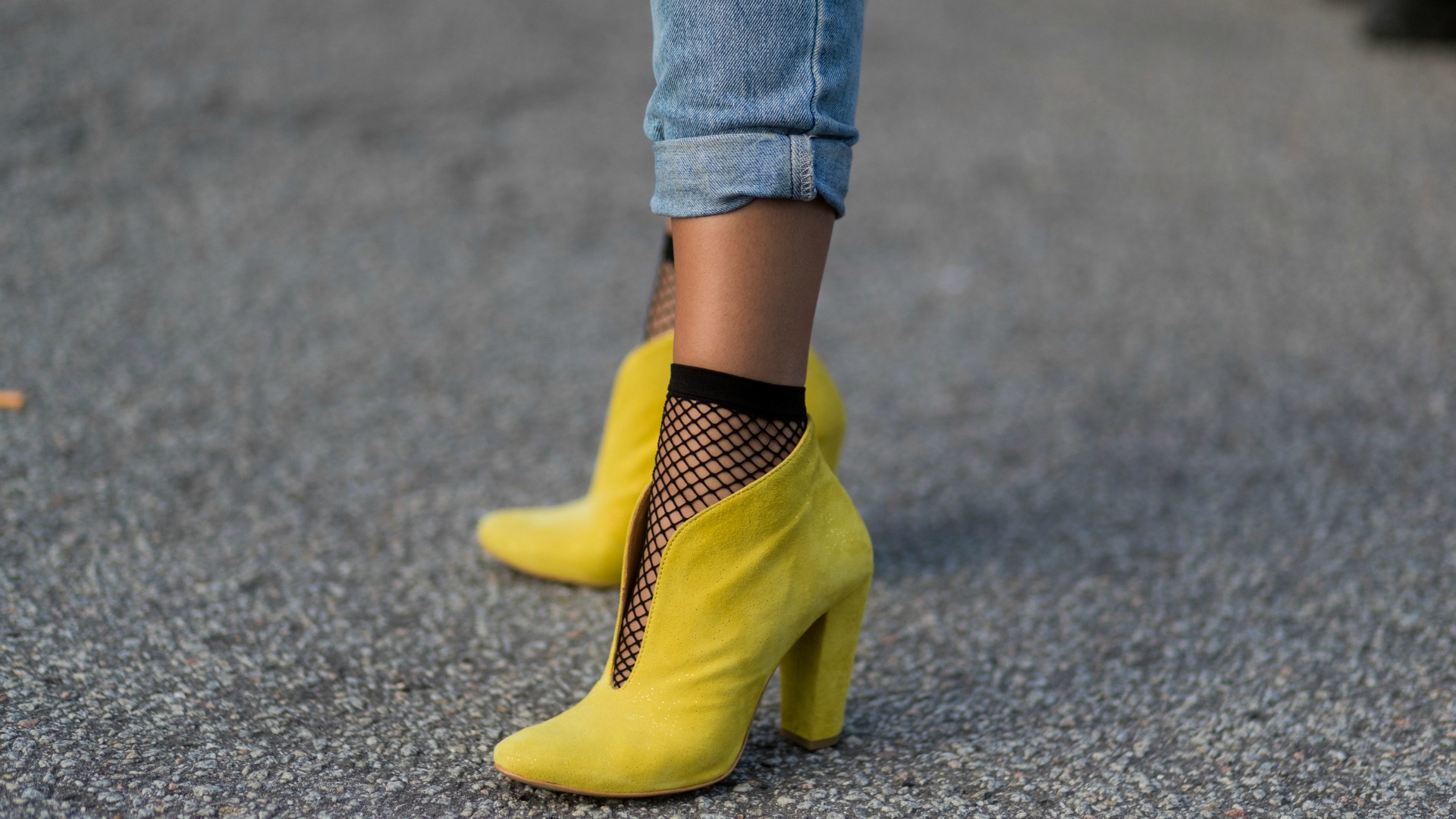 Your Stylish Look With Yellow Shoes Outfit
