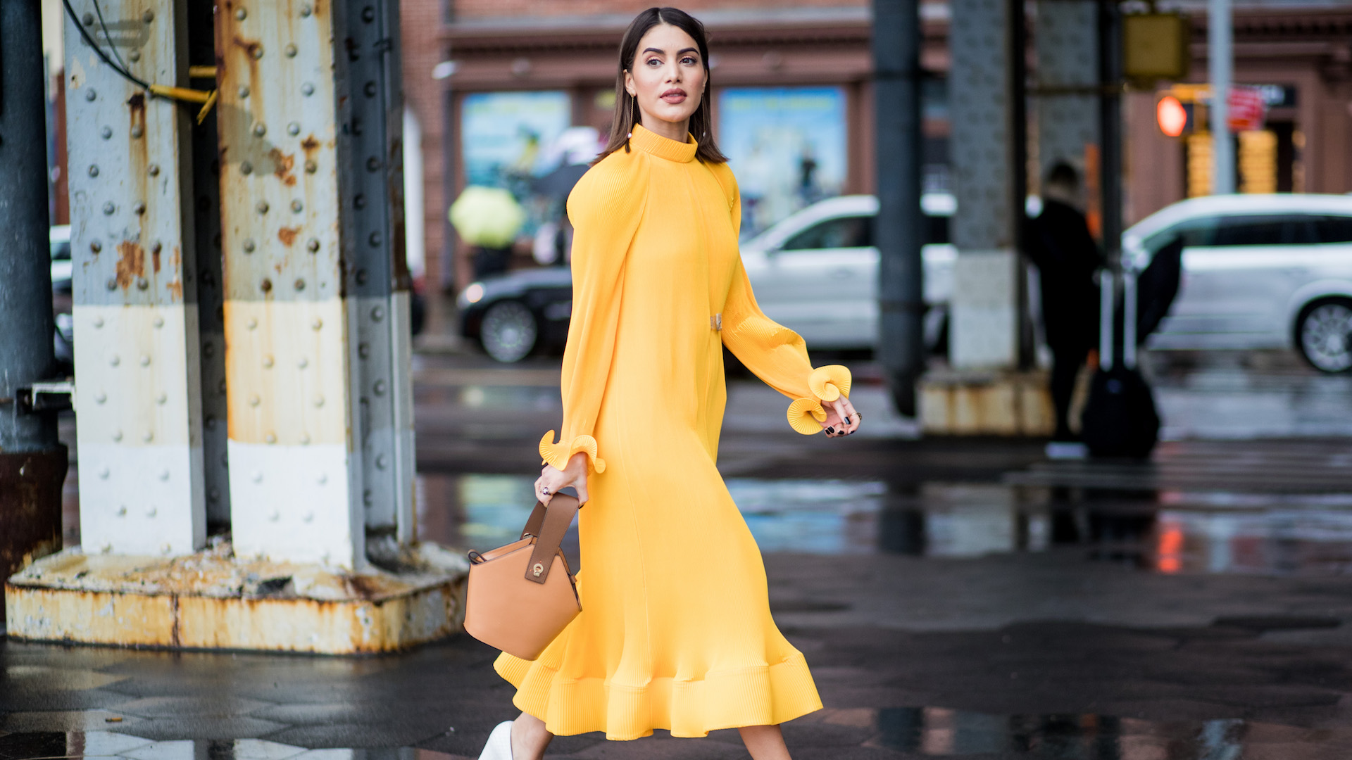 How to be trendy any season with impressive yellow shoes outfit
